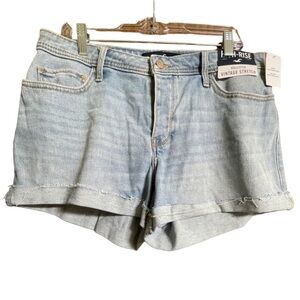 NWT Hollister High Rise Mom Short 3”